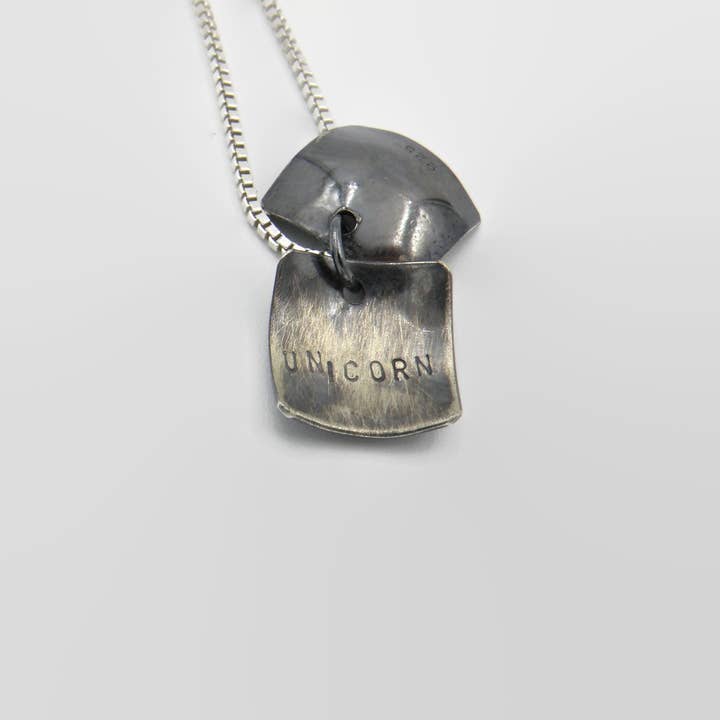 Jeg er en enhjørning for engroshandel hos The Silversmith Jewelry