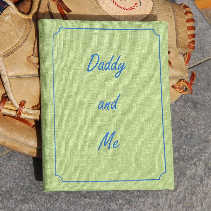 Simple 4x6 photo album Daddy and Me for wholesale by Estelle Billot