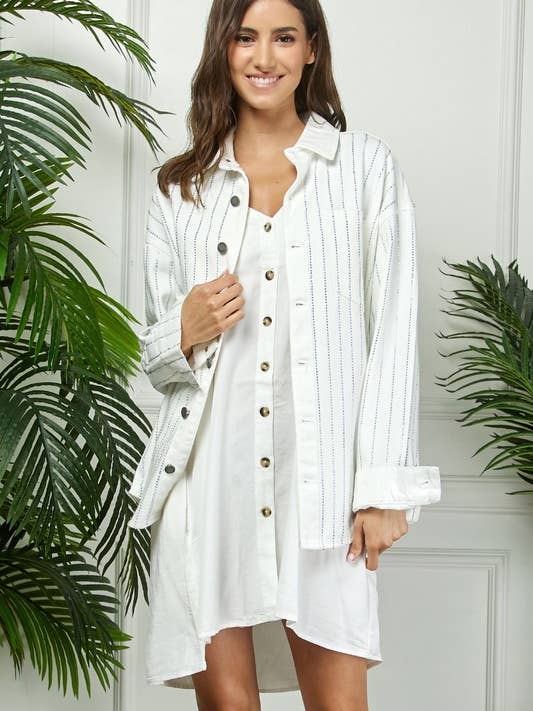 Extralange Jeansjacke mit Streifenmuster und Strasssteinen für den Großhandel von MintChoco