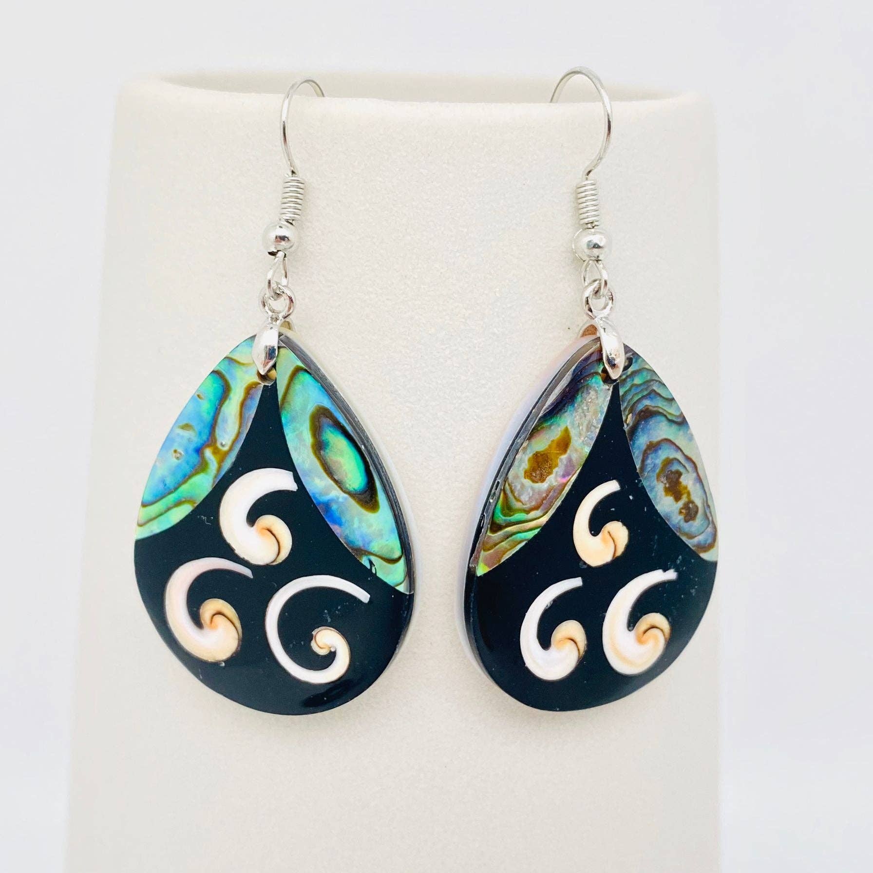 Mio Queena - Vendita all'ingrosso Orecchini pendenti - Orecchini pendenti geometrici a conchiglia di abalone multistile0