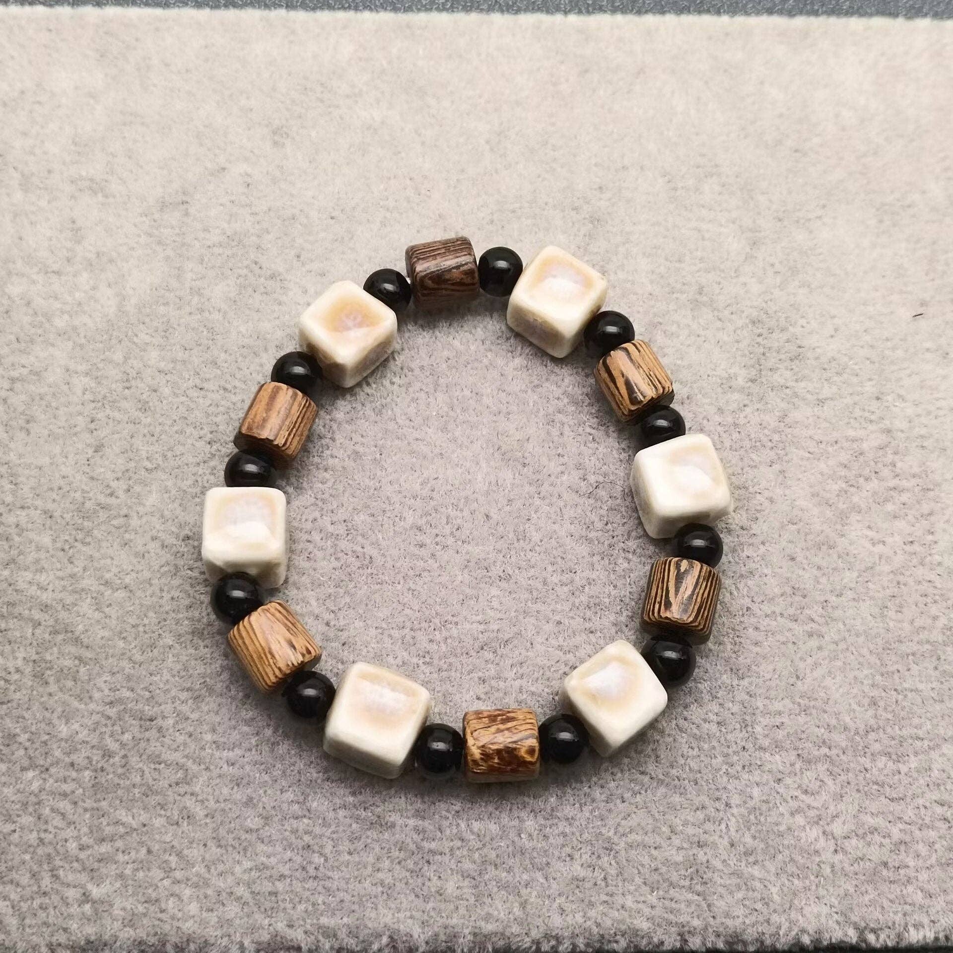 Mio Queena - Wholesale Armband met kralen - Handgemaakte elastische touwarmband met keramische kralen in meerdere stijlen20