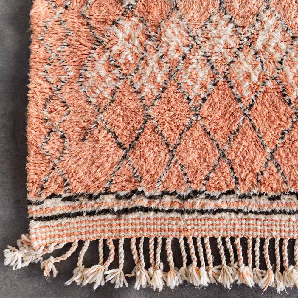 Moroccan Woven Treasures – Engroshandel Løst tæppe – Marokkansk vintage tæppe i fersken, håndvævet Berber tæppe4