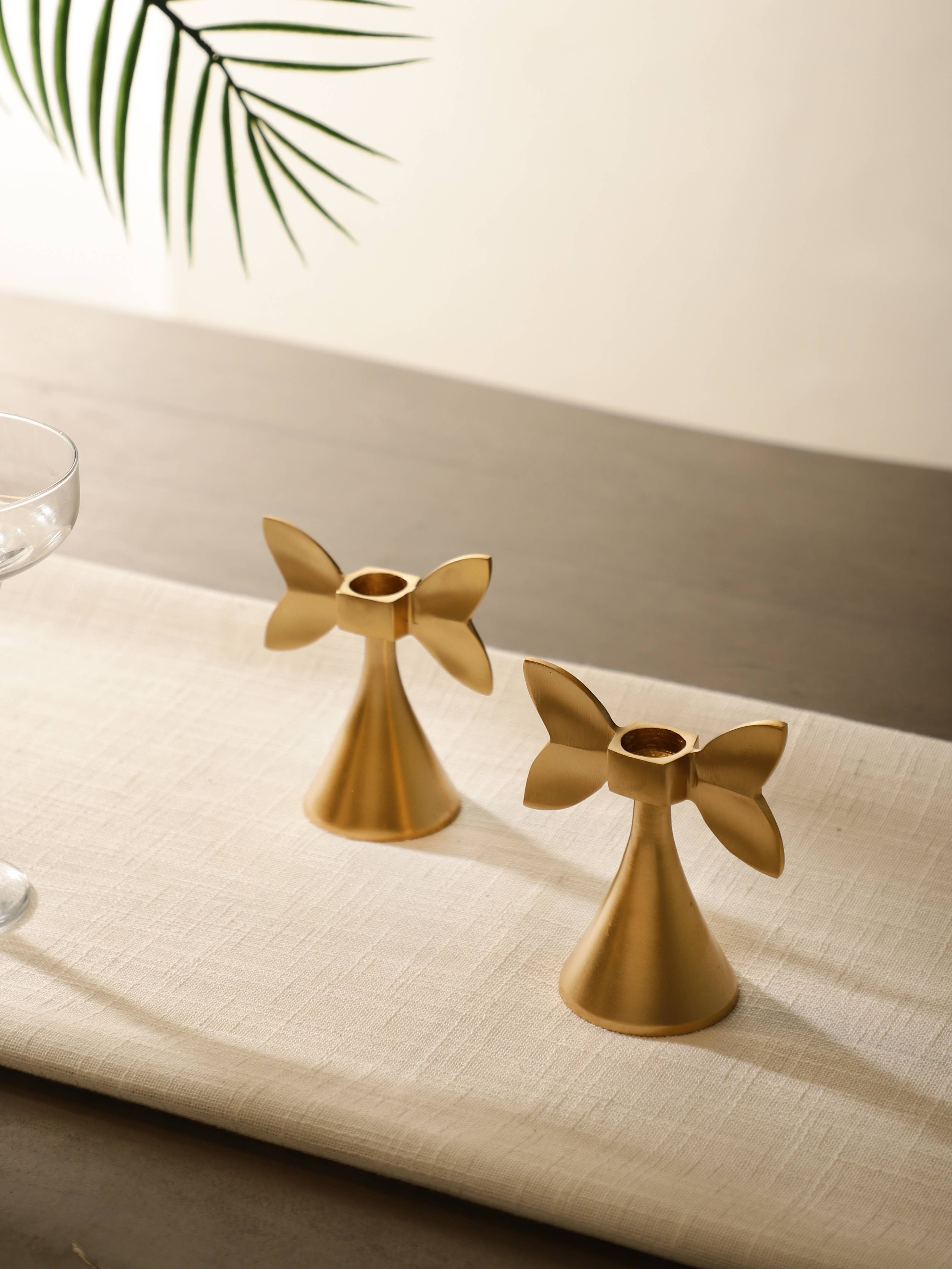 Casa Amarosa – Großhandel Kerzenhalter – Bogenförmiger Metall-Kerzenhalter für Stabkerzen_Gold 10 cm2