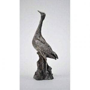 Figurine en étain de grue blanche, figurine de grue, sculpture de grue, sculpture d'oiseau en métal, figurines en étain, figurine d'oiseau, art d'oiseau pour la vente par Schumann Sculpture