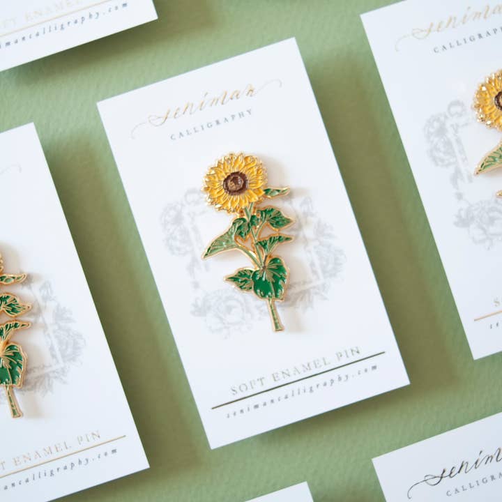 Seniman Calligraphy - Wholesale Lapel Pin/Button - Sunflower Enamel Pin0
