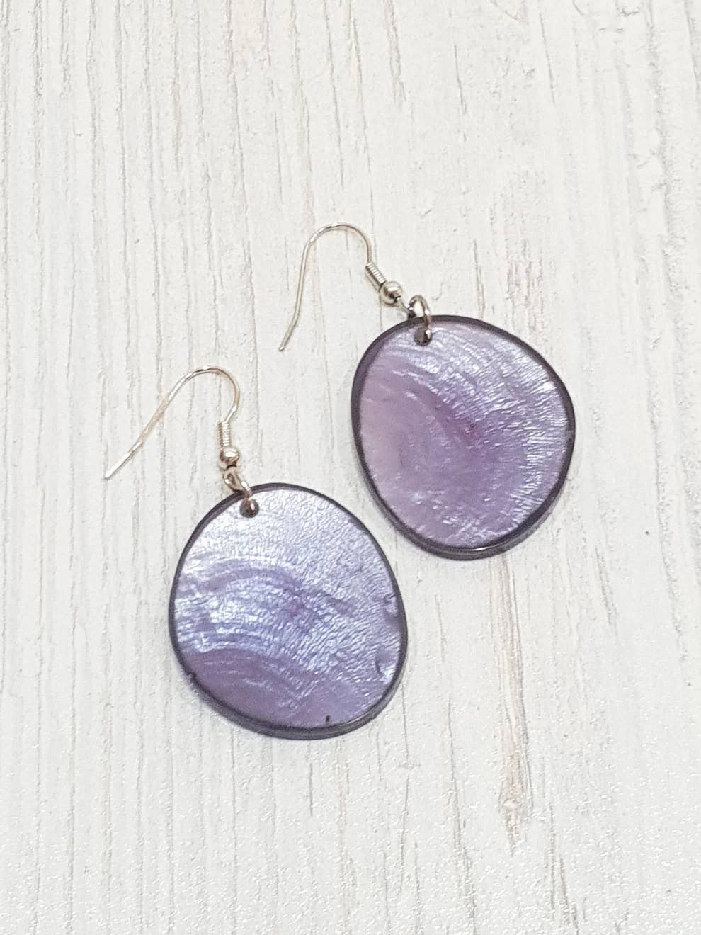 Gloria-Maris - Wholesale Dangle Earrings - Capiz shell earrings 29x33mm / EA-2090