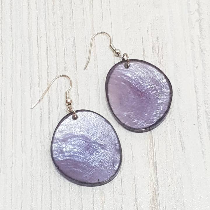 Gloria-Maris - Wholesale Dangle Earrings - Capiz shell earrings 29x33mm / EA-20900