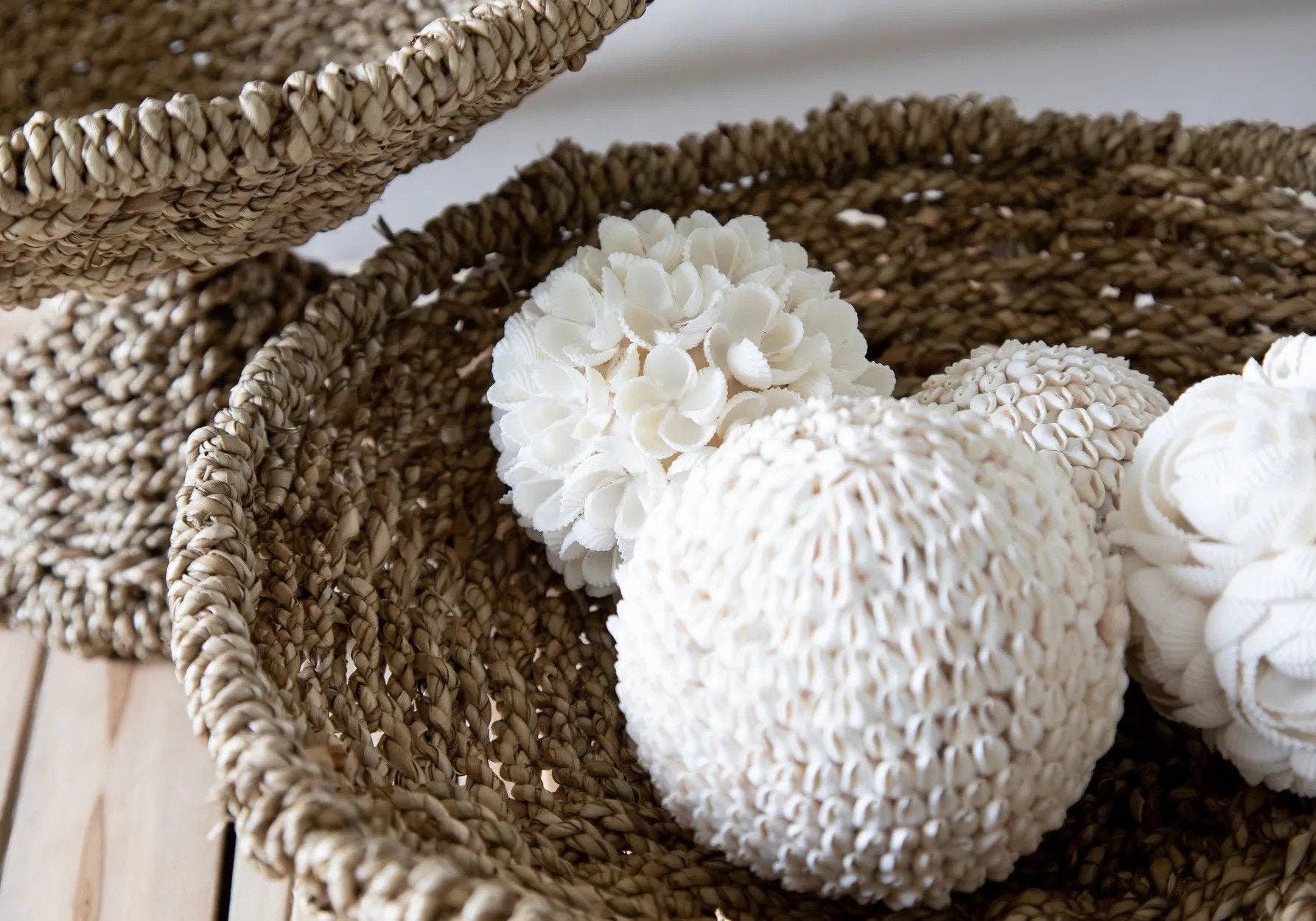 Bazar Bizar Living - Wholesale Decorative Tabletop Object - The Bubble Shell Ball - White - M2