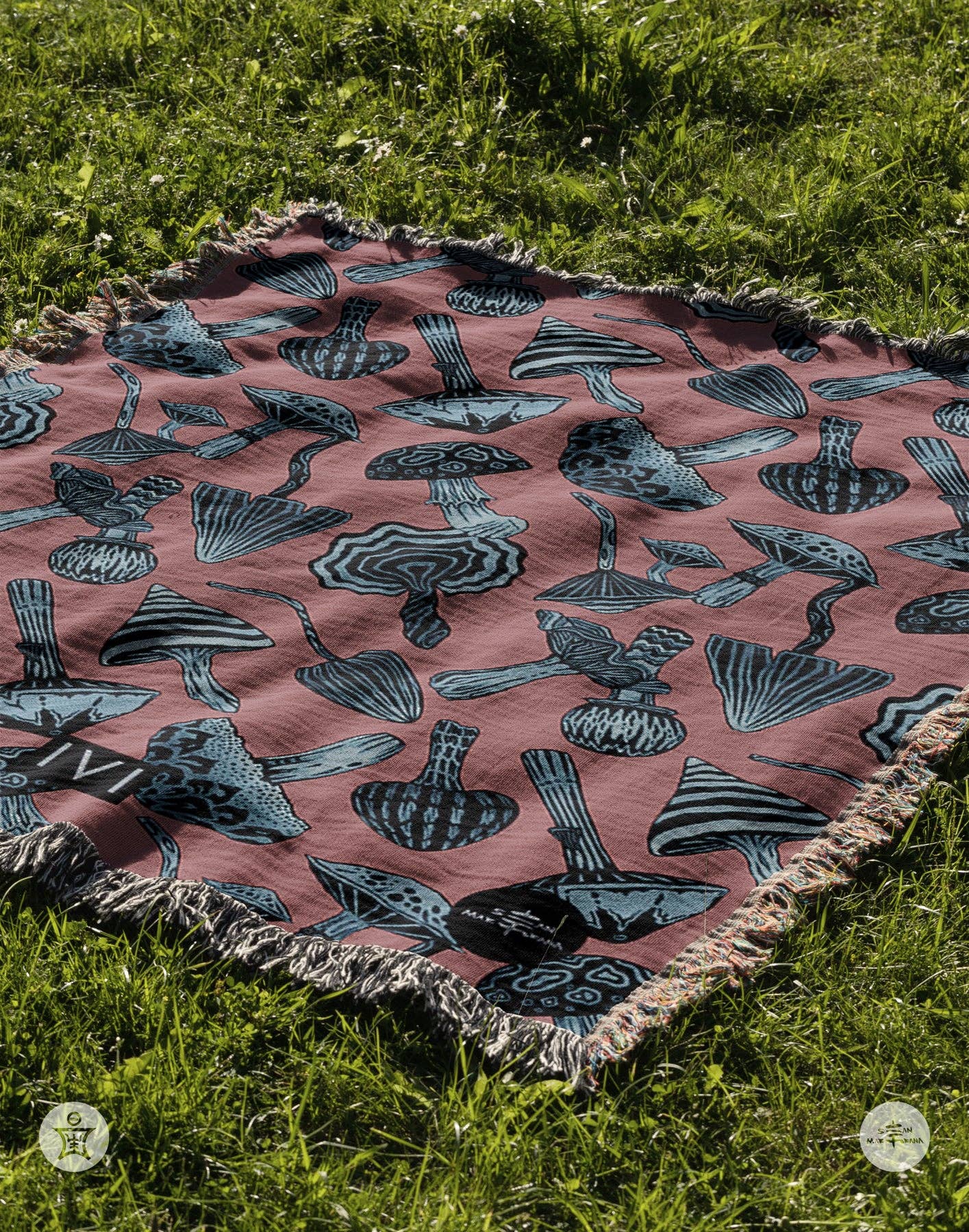 Sean Martorana - Wholesale Throw Blanket - IVI - Mushroom Jacquard Woven Blanket - Blue Pink4