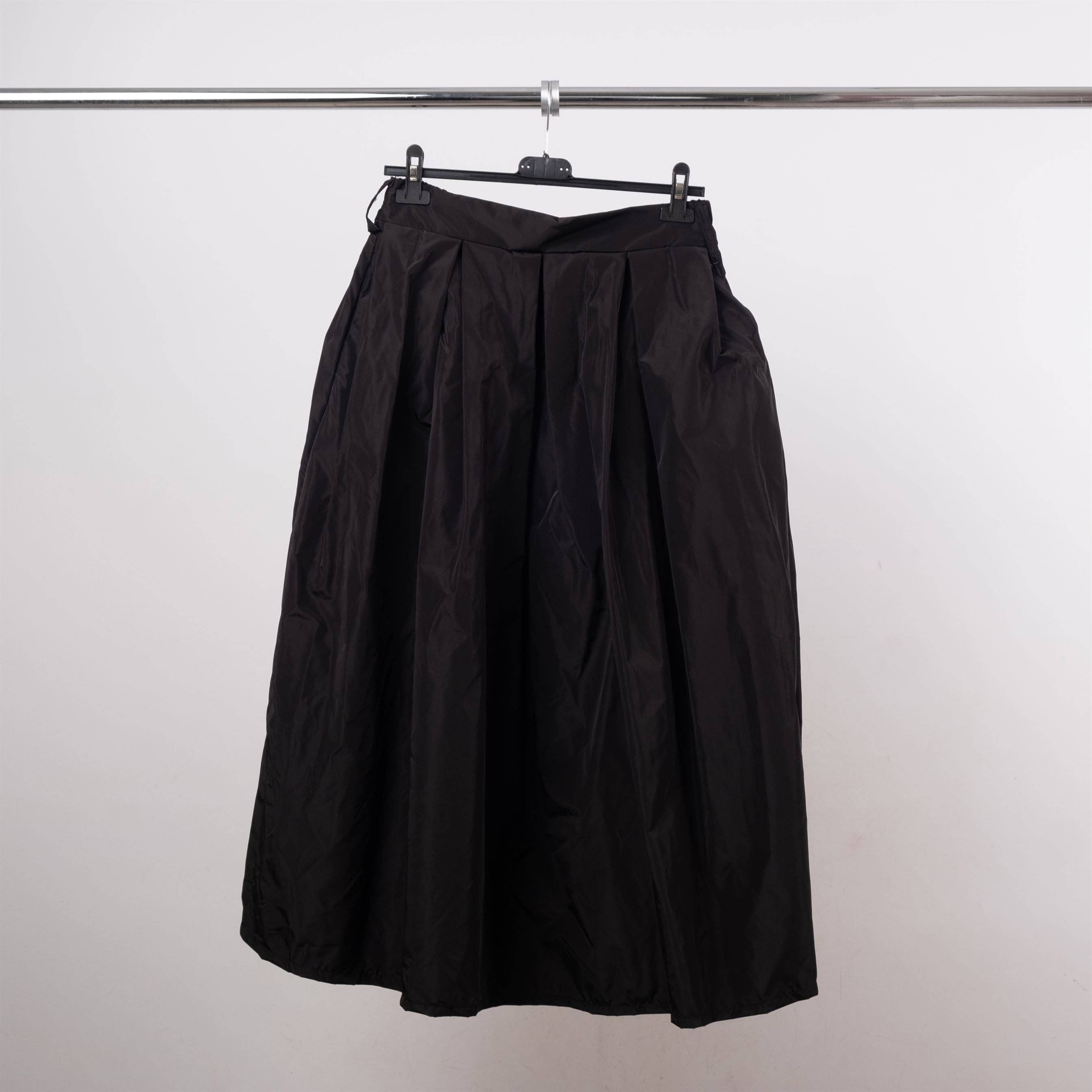 H.Cページ Wholesale 4547 Waterproof Maxi Skirt for your store - Faire