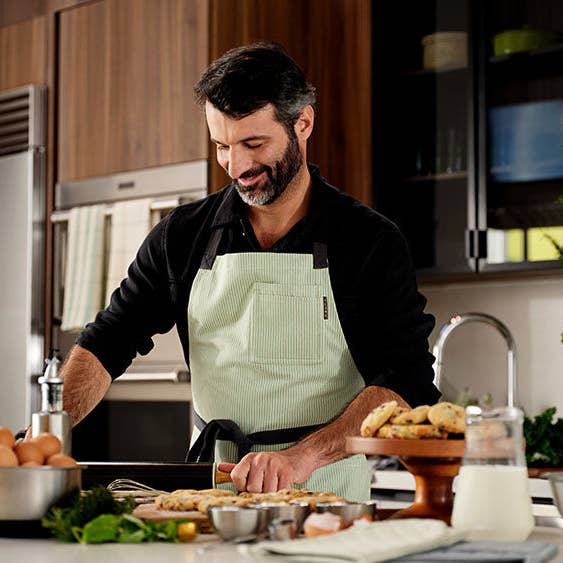 MEEMA - Wholesale Apron - Bib Apron with Pockets – Upcycled Cotton, Adjustable Fit18