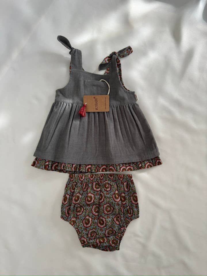 Yo Baby - Wholesale Dress - Kids - Reversible Solid Grey Corduroy & Grey Floral Printed Ruffle Dress11
