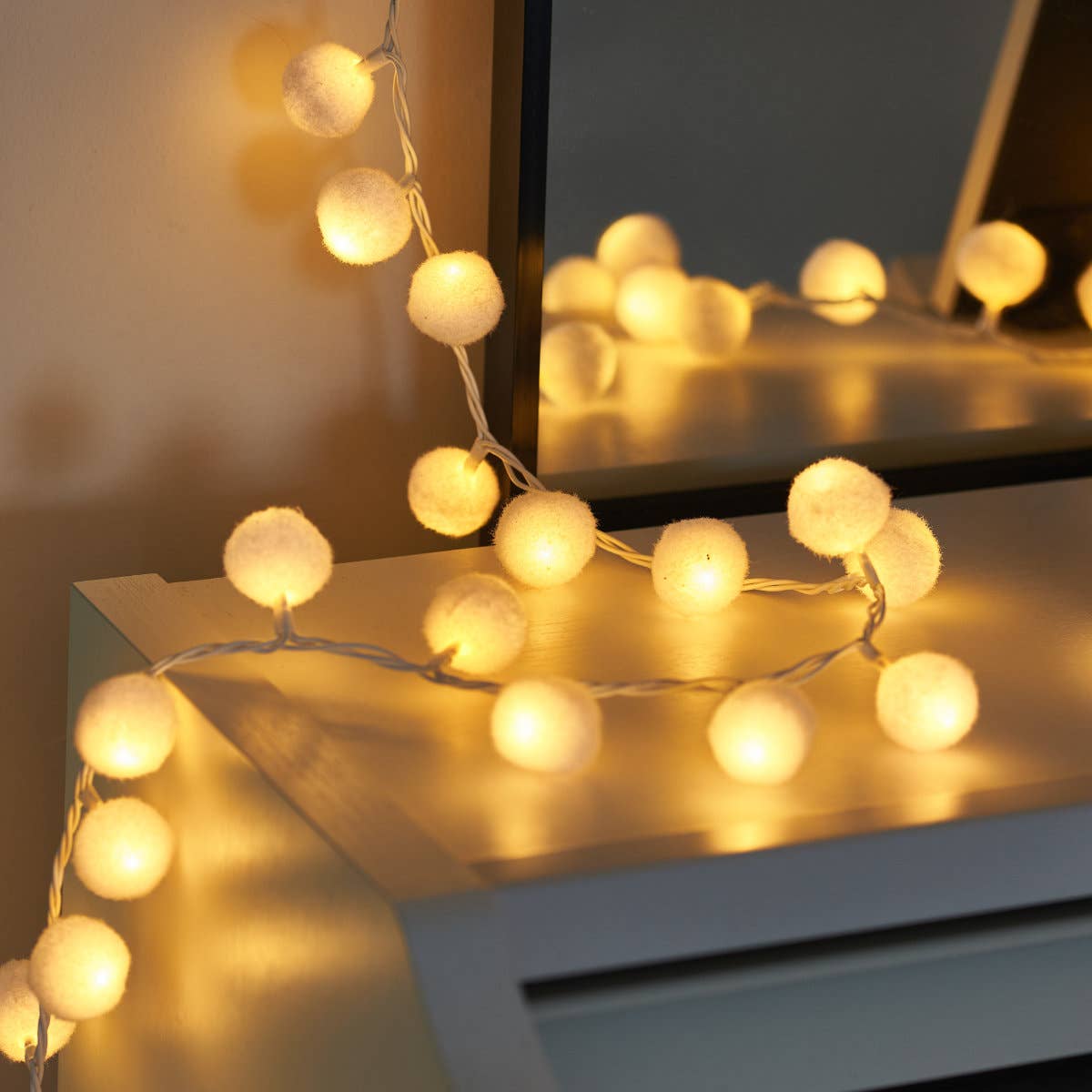 Lightstyle London – wholesale String lights – Pom Pom String Lights1