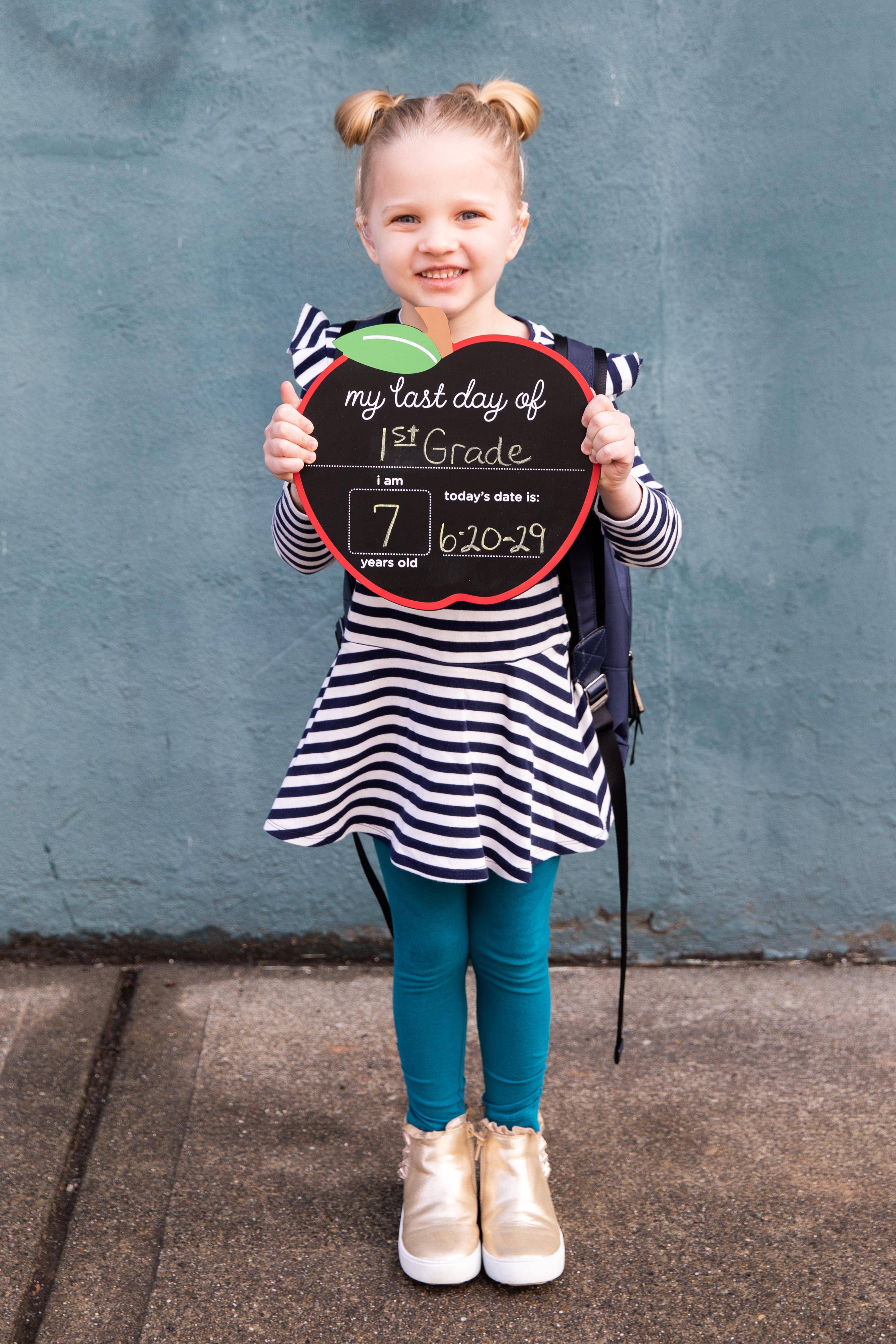 Pearhead - Vente Tableau noir - Enfant et bébé - Panneau noir réversible « Premier et dernier jour d'école »9