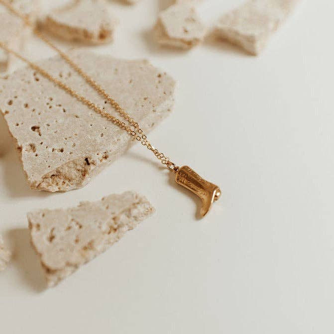 Mauve Jewelry Co. - Vente Colliers à pendentif - Collier Dolly avec breloque bottine7