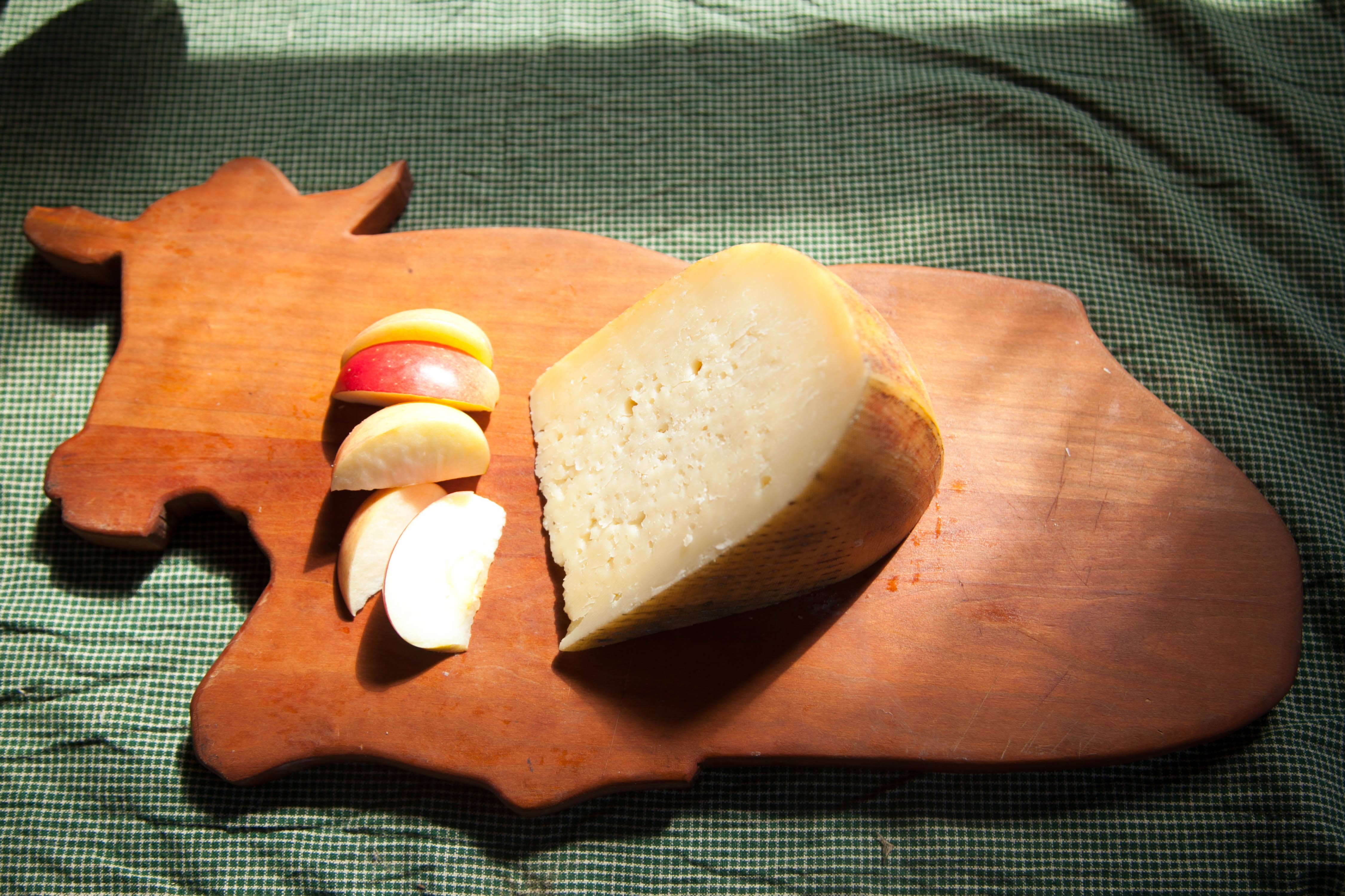 Crosswinds Farm & Creamery - Wholesale Cheese - Butternut Swiss Style Gold Medal Cheese1