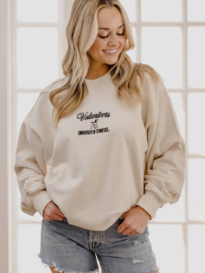 Sweatshirt crème avec inscription brodée Tennessee Vols pour la vente par LivyLu