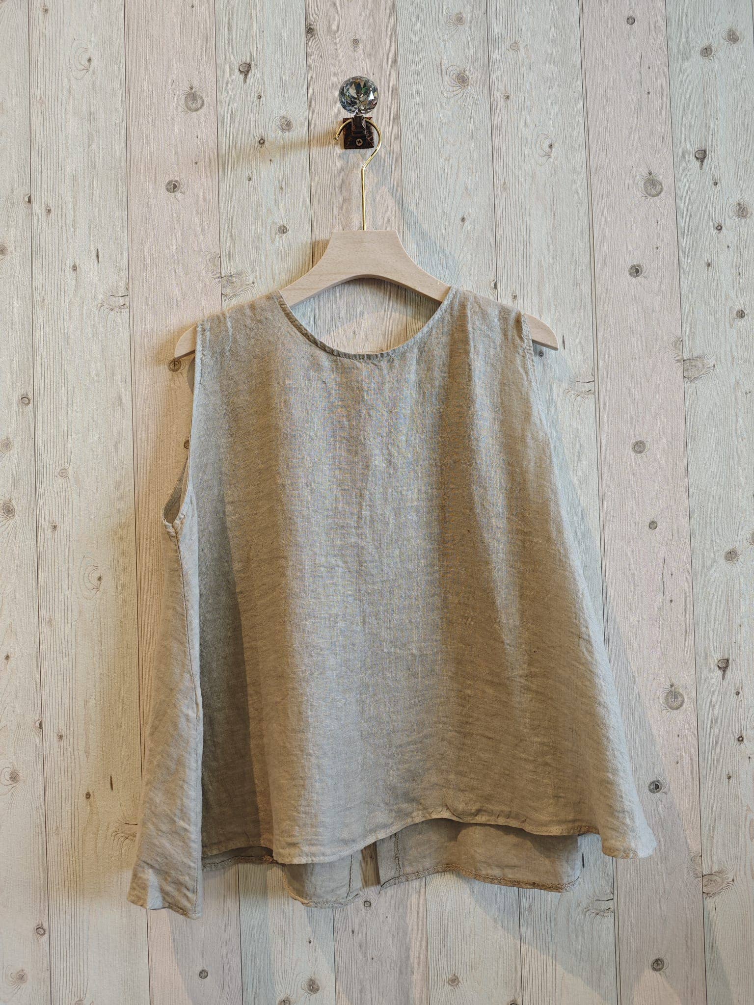 Linen & More - Wholesale T-Shirt - Women's - REF 5299 SLEEVELESS SHIRT BUTTONS 100% LINEN0