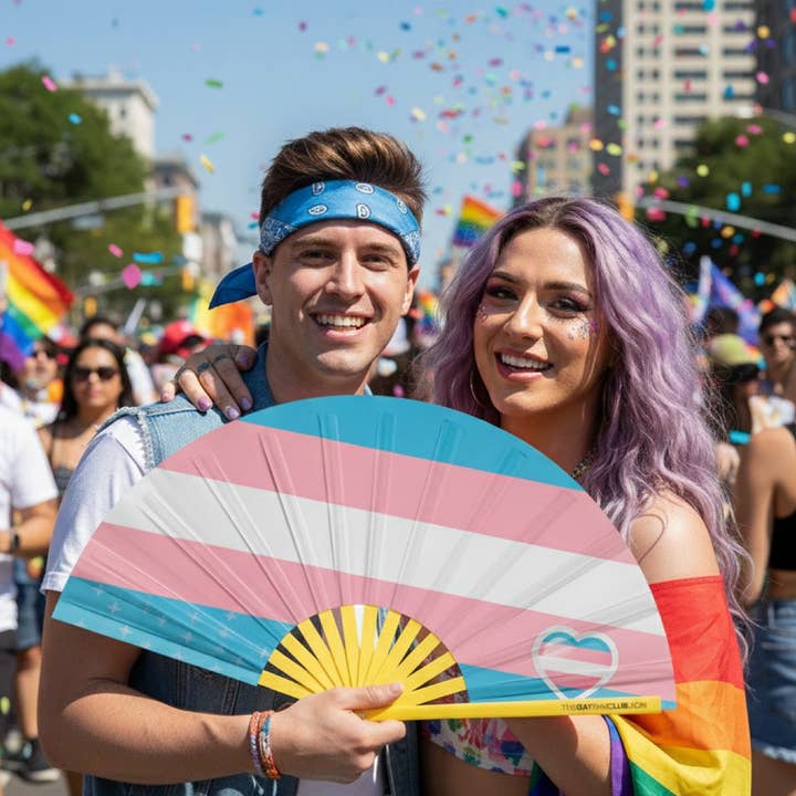 Fan du drapeau de la fierté trans pour la vente par The Gay Fan Club
