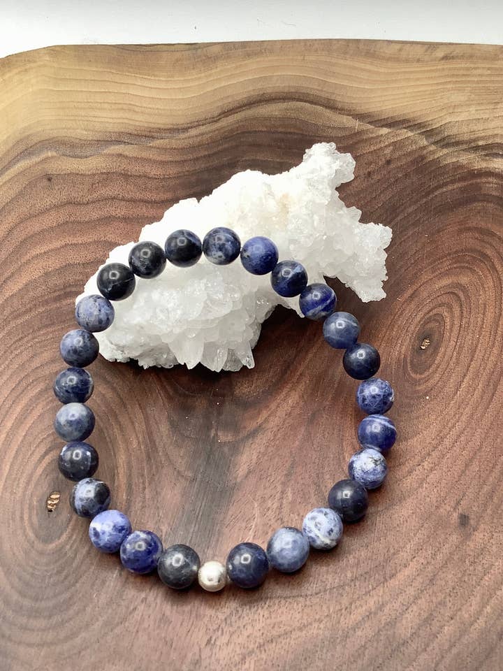 Bracelet en sodalite pour la vente par Hockley Designs