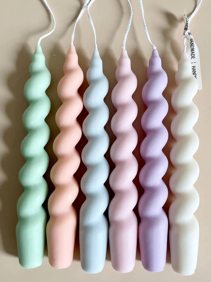 Candele Affusolate a Spirale (Un Paio) per la vendita all'ingrosso da parte di LA AROMA CANDLE CO.