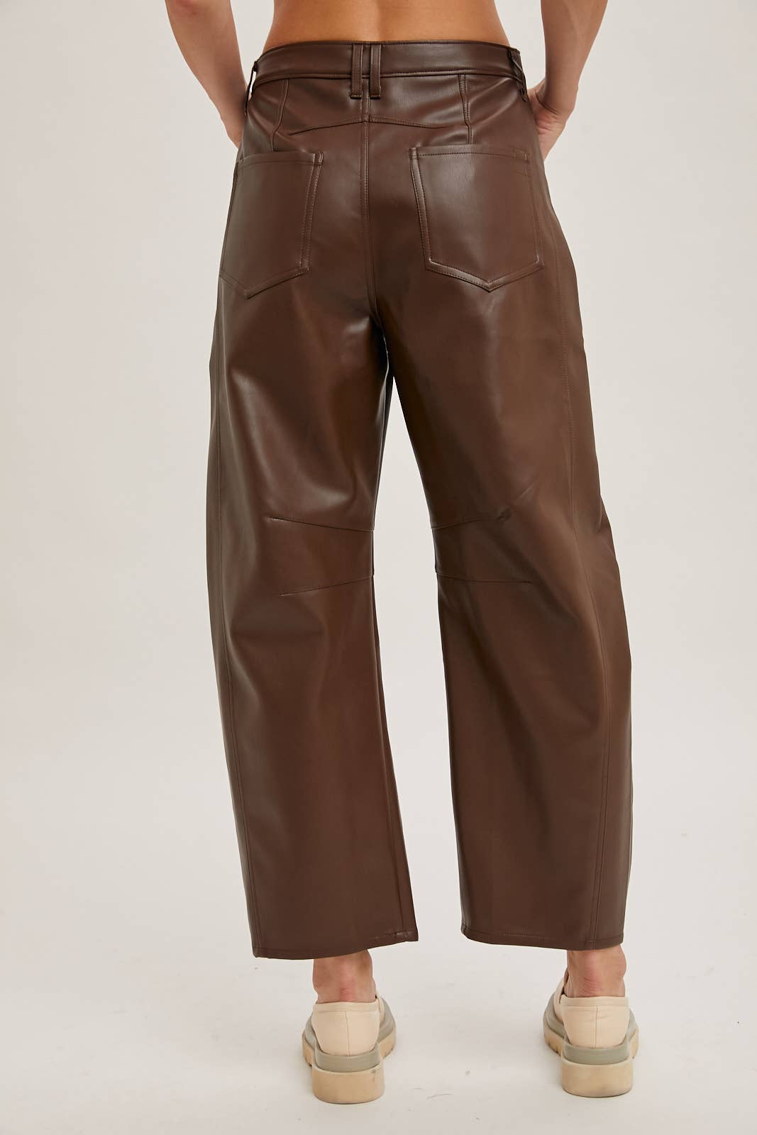Bluivy - Wholesale Pants - Women's - VEGAN LEATHER BARREL PANTS5
