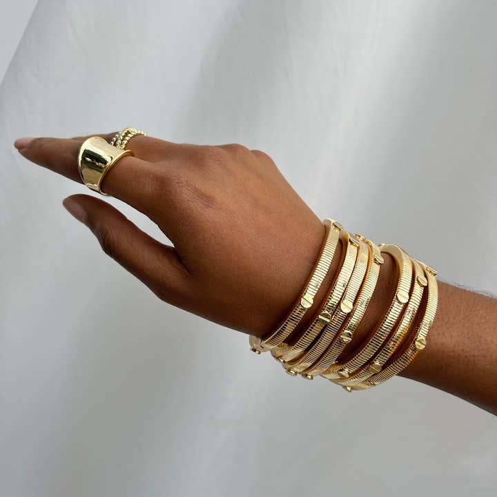 Marlyn Schiff - Wholesale Jewelry Set - nailhead cobra stretch bracelet set1