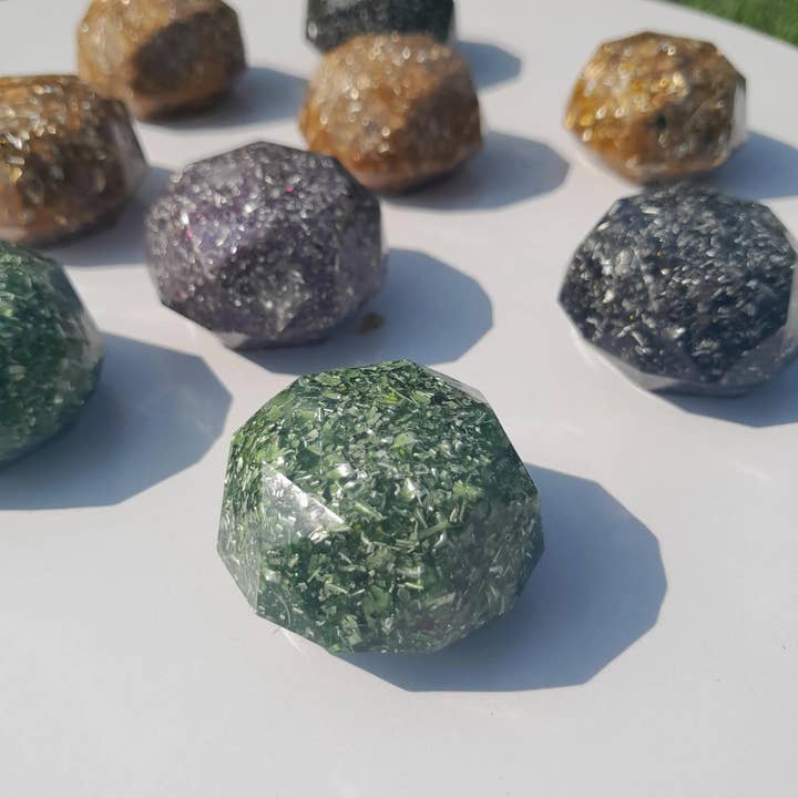 Mundo Orgon - Wholesale Spiritual Stone/Crystal - Mini Orgonite Dome - Pocket Size2