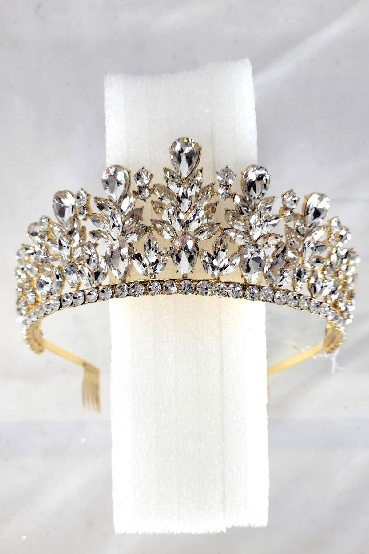 Chicas - Wholesale Tiara - Women's - Metal tiara with jewel rhinestones, one size fits all HT97125