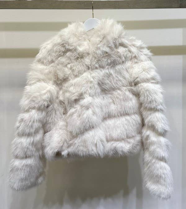 VENTI6 - Vente Veste – femme - Manteau court à capuche en fausse fourrure (VA8030)8