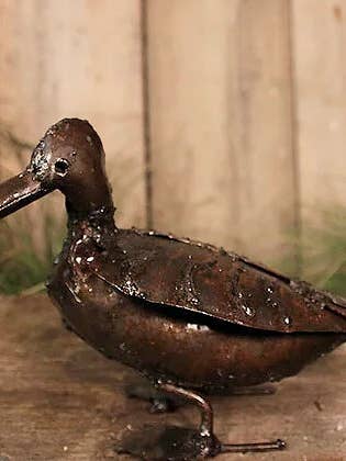 Gartenkunst aus recyceltem Metall - Entenküken für den Großhandel von chi-africa