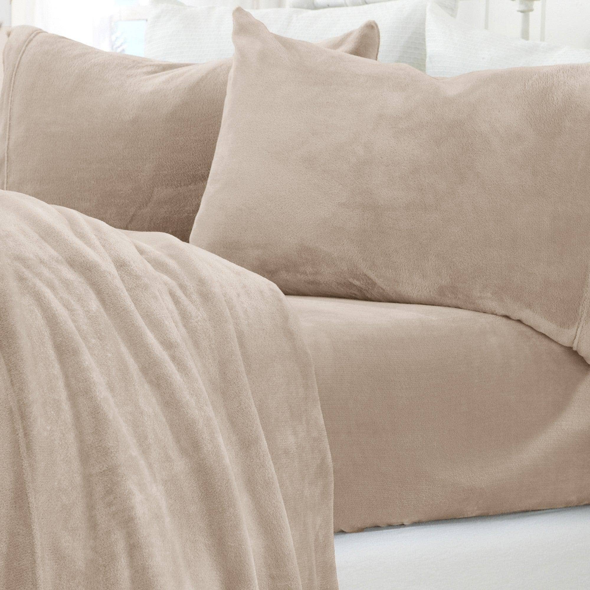 BH Collective - Wholesale Sheet Set - Velvet Plush Sheets - Solid Colors - Velvet Luxe6