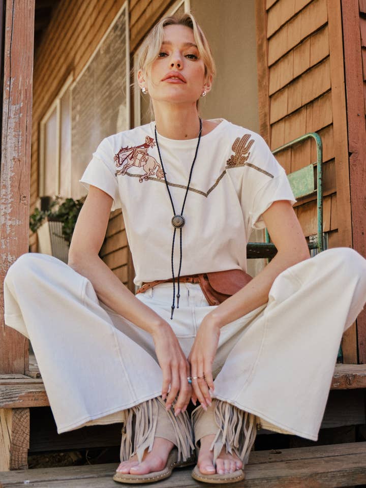 HAUT T-SHIRT AVEC EMPIÈCEMENT CACTUS BRODÉ OCCIDENTAL pour la vente par Bestto