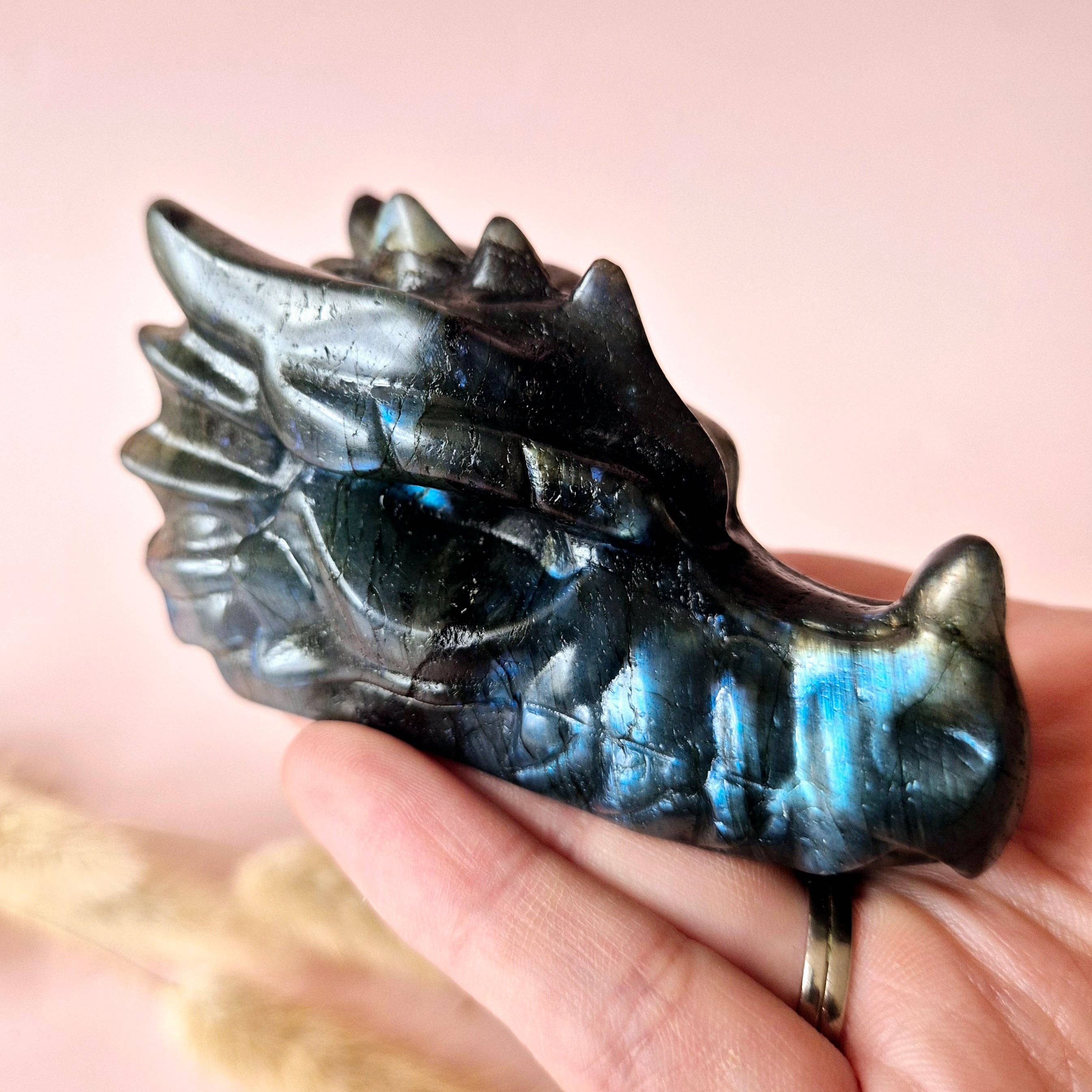 Moonlight Gemstones - Wholesale Spiritual Stone/Crystal - Gemstone Super Flashy Labradorite Dragon Skull (5–6 cm) - Dragon Skull4