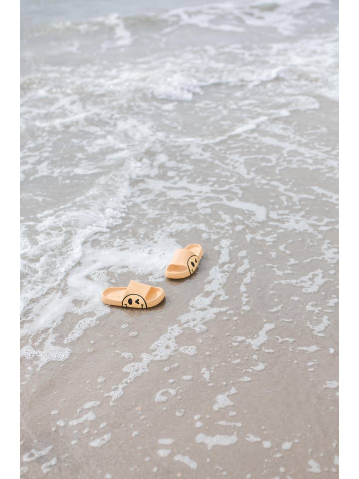 Space 46 Wholesale - Wholesale Slides - Women's - Smiley Happy Face Beach Shower Slippers Sandals Slides1