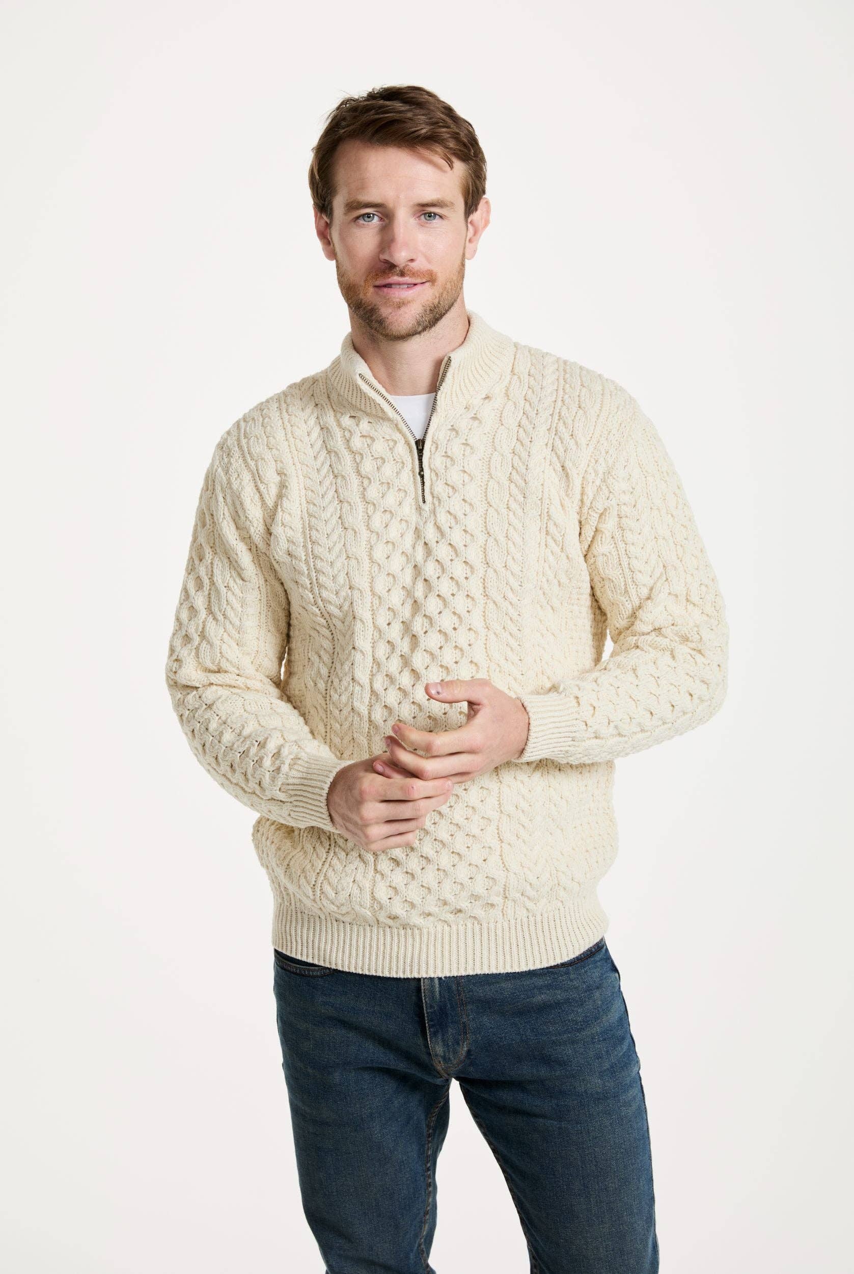 Aran Woollen Mills - Venta al por mayor Jersey de punto - Hombre - Jersey Ballycroy de hombre de merino Aran con media cremallera - Crema1