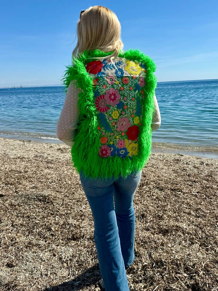 Colete Bordado Luxe por atacado de TABITHA