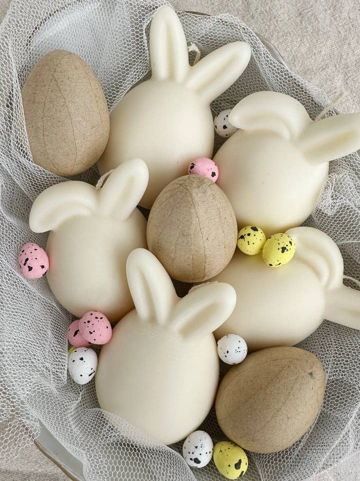 Flopsy and Juniper Bunny Candle for wholesale by Intrèpide Collection