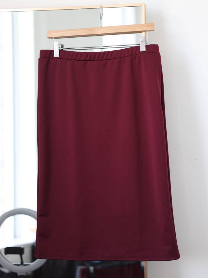 Gonna a tubino Ada Faye 31" - Vino per la vendita all'ingrosso da parte di Ada Faye