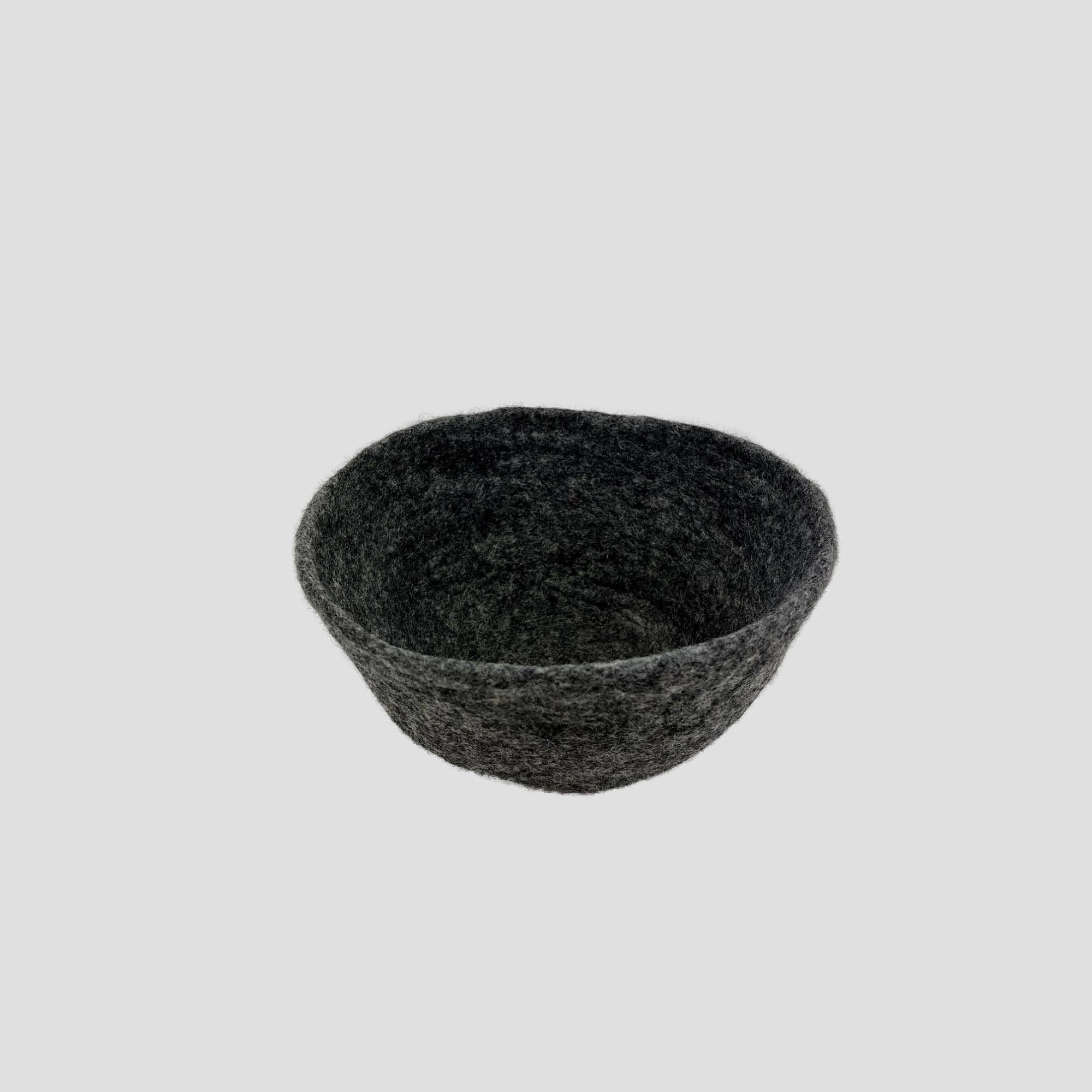 Feltiful - Wholesale Decorative Plate/Dish/Bowl - Wet Felted Dark Gray Bowl0