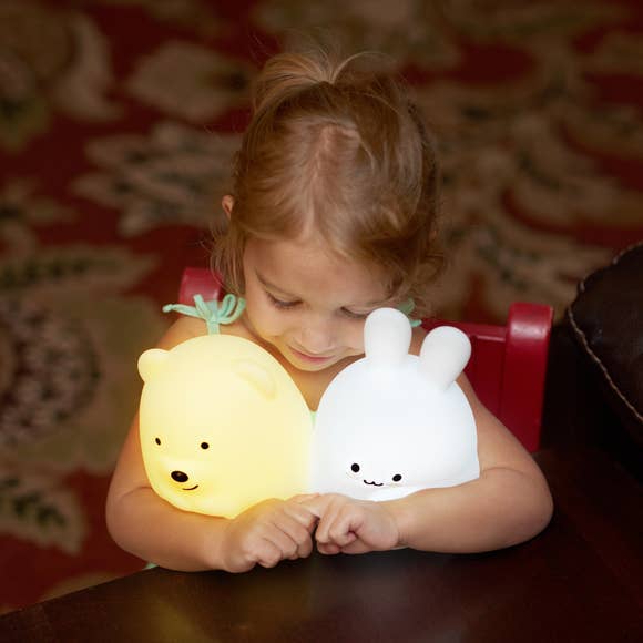 Lumieworld - Wholesale Night Light - Kids & Baby - Lumipets® LED Bear Night Light with Remote2