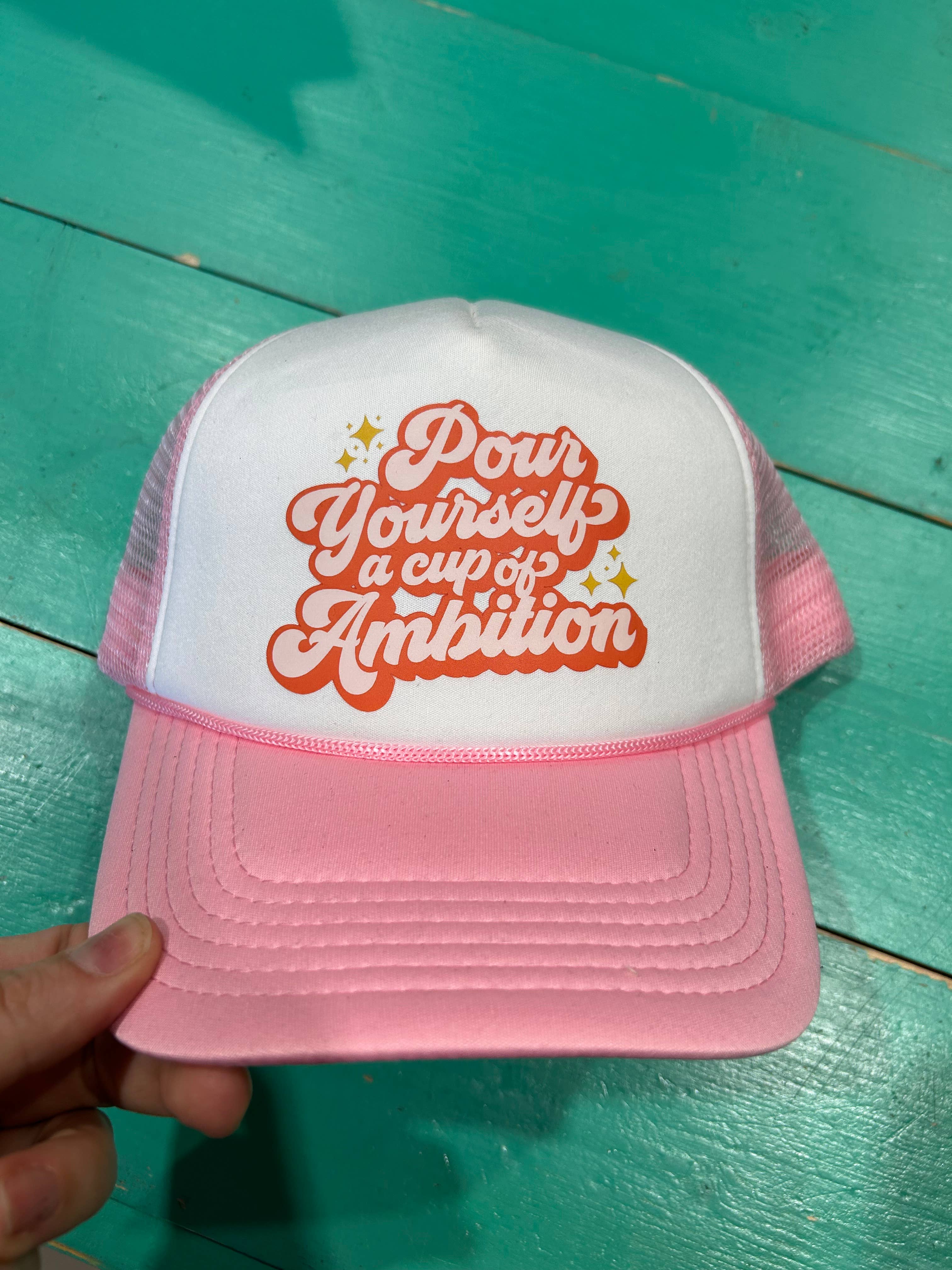 Vibes Hat Company – wholesale Truckerkeps – Dam – Cup of Ambition Truckerhatt | Dolly| Dolly Parton keps0