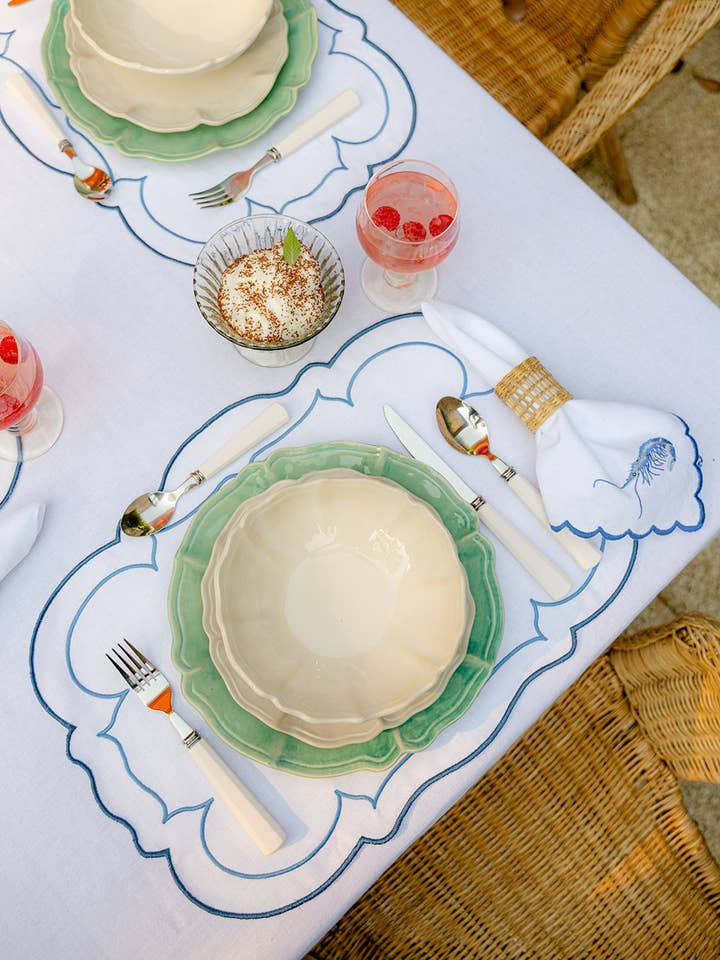 Individual Paris, White with Blue for wholesale by Mariaida Home