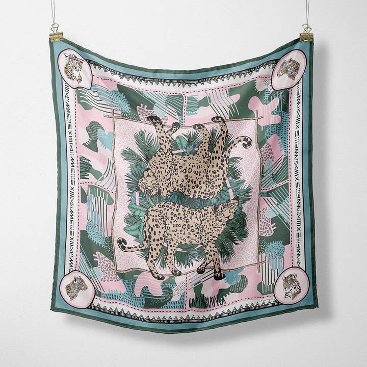 Der Aubree Silk Schal für den Großhandel von CB Grey