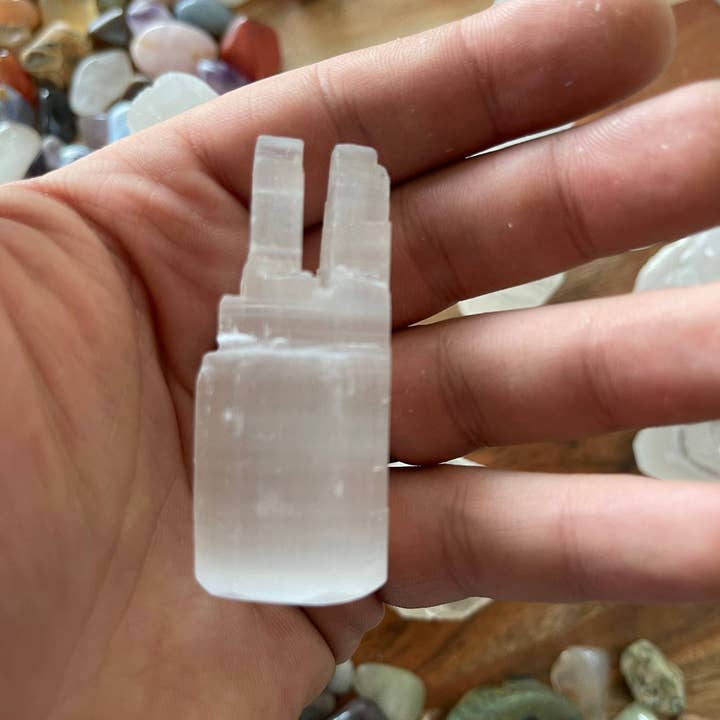 CaNatureLover - Venta al por mayor Piedras/cristales espirituales - Torre de cristal de selenita para curación de Reiki y carga de cristales | Hecho en Marruecos | Rascacielos de cristal de selenita Iceberg Torres de carga