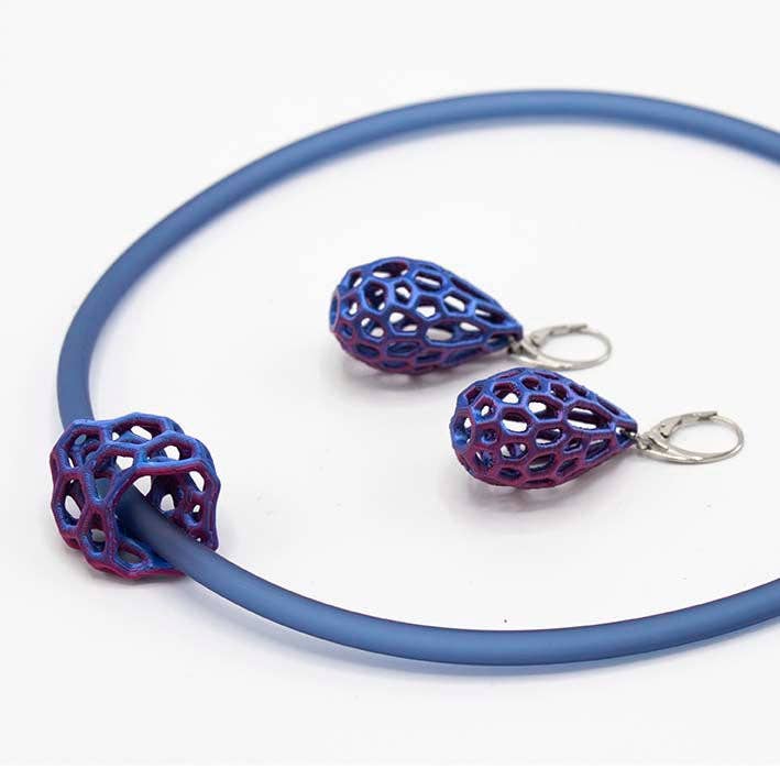 Rubber chain with 3D printed organic plastic cube, Lace Blue Violet for wholesale by FATES, style with a story