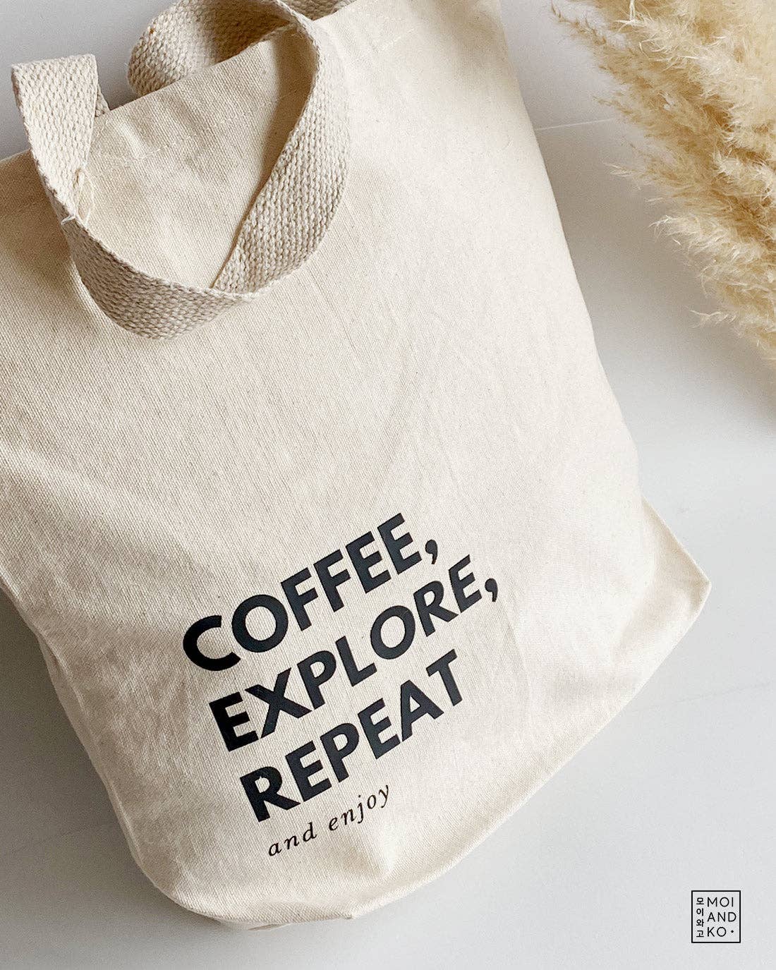 MOI AND KO - Wholesale Draagtas - Dames - Totebag Nature 100% | Coffee, Explore, Repeat | Boodschappentas2