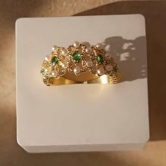 Katinki - Wholesale Multi-Stone Ring - Engraved Lace Emerald & Pearl Ring0