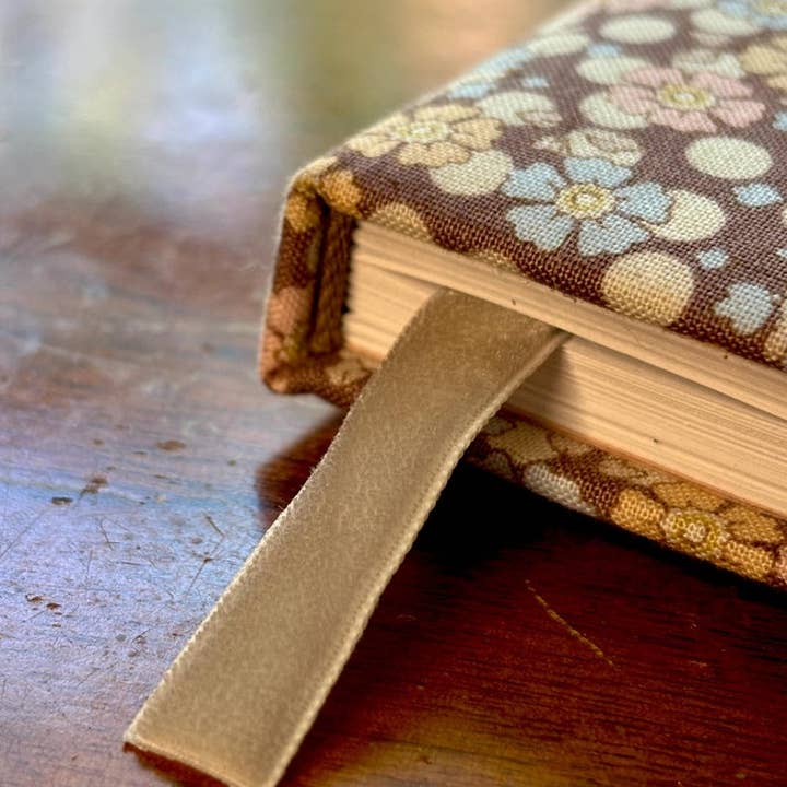 Petrichor & Co. - Wholesale Journal/Diary - Handmade Puffy Journal – Upcycled Thrifted Fabric, 100 Pages11