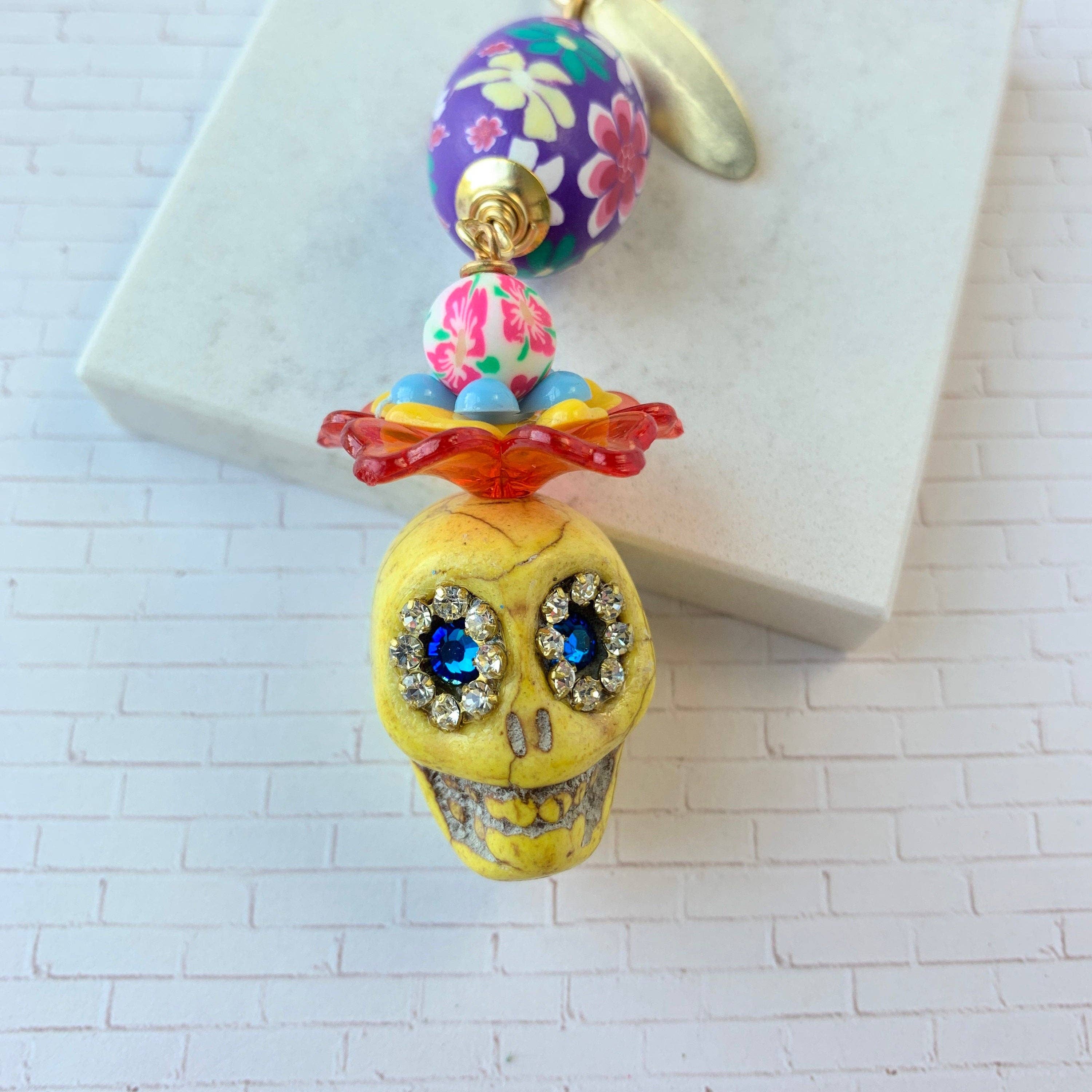 Lenora Dame – Großhandel Geldbörsen-/Taschenzubehör – Damen – Sugar Skull Geldbörsenanhänger, 3 Farben zur Auswahl0